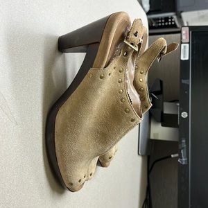 Women’s beige heels